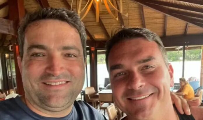 Moraes manda Flávio entregar passaporte e o proíbe de deixar o país