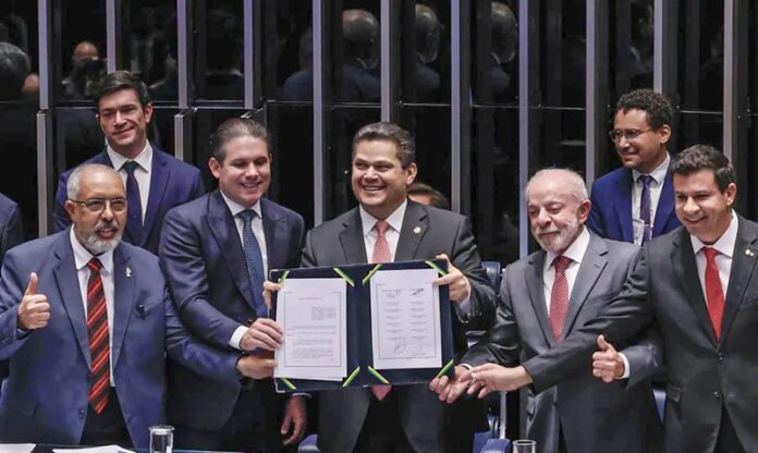 Congresso promulga emenda do fim da 6×1; escala 5×2 começa em 60 dias