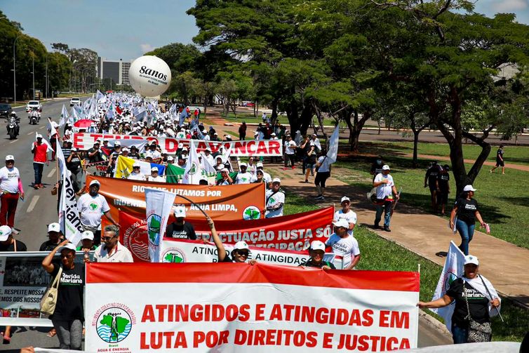 Marcelo Aguilar/MAB/Divulgação Brasília (DF) 05/11/2023 Movimento dos Atingidos por Barragens MAB realizou um ato político inter-religioso intitulado Revida Mariana Justiça para limpar essa lama, como parte da Jornada Nacional de Lutas dos Atingidos.
O ato também marca os oito anos do crime das mineradoras Samarco/Vale/BHP Billiton em Mariana (MG)
Foto: Marcelo Aguilar/MAB/Divulgação